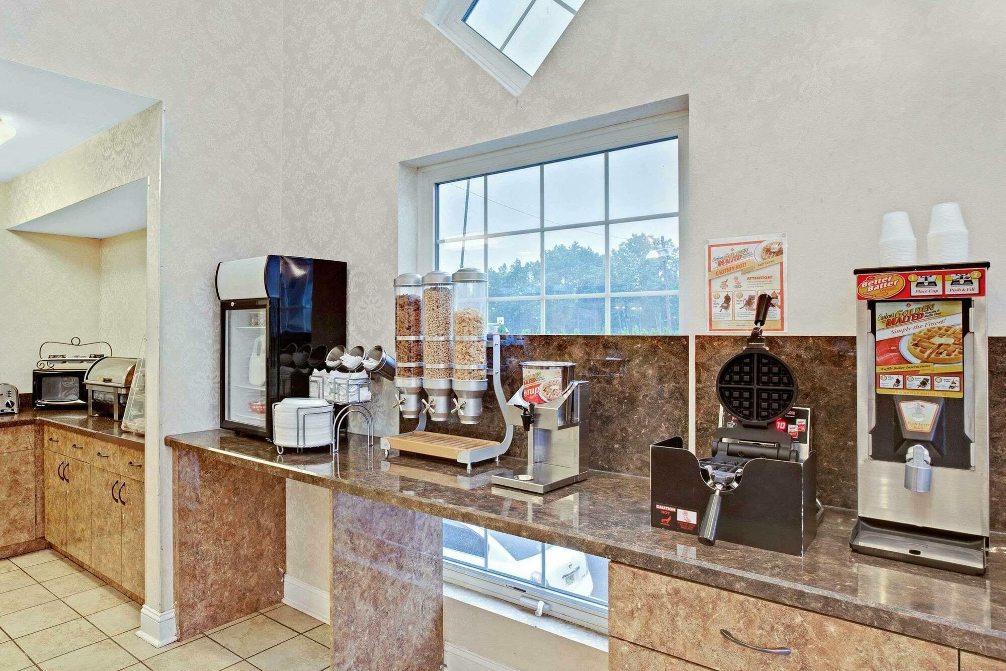 Howard Johnson By Wyndham Blackwood Near Philadelphia Экстерьер фото